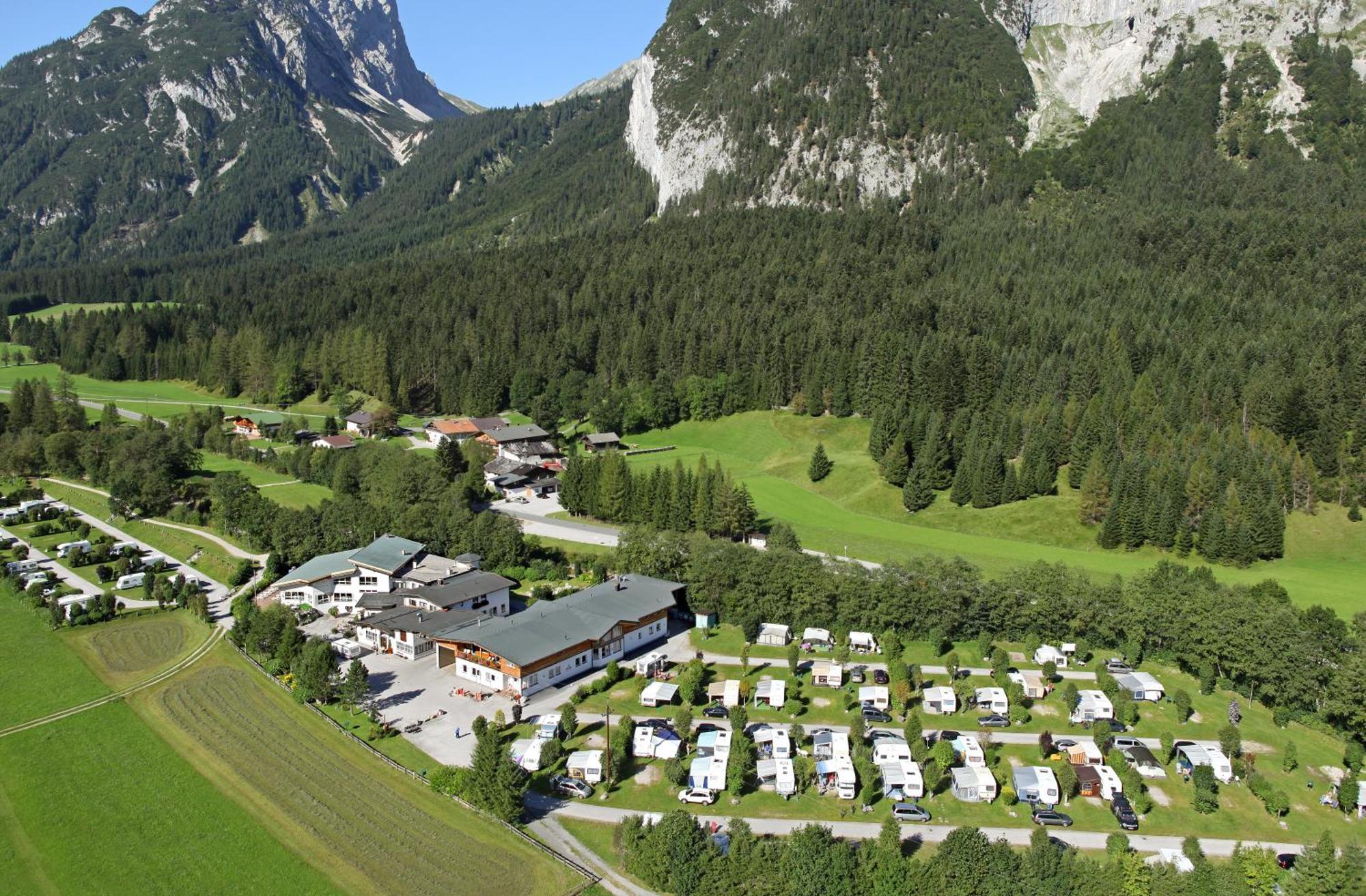 Austria Parks - Leutasch Hotel ภายนอก รูปภาพ